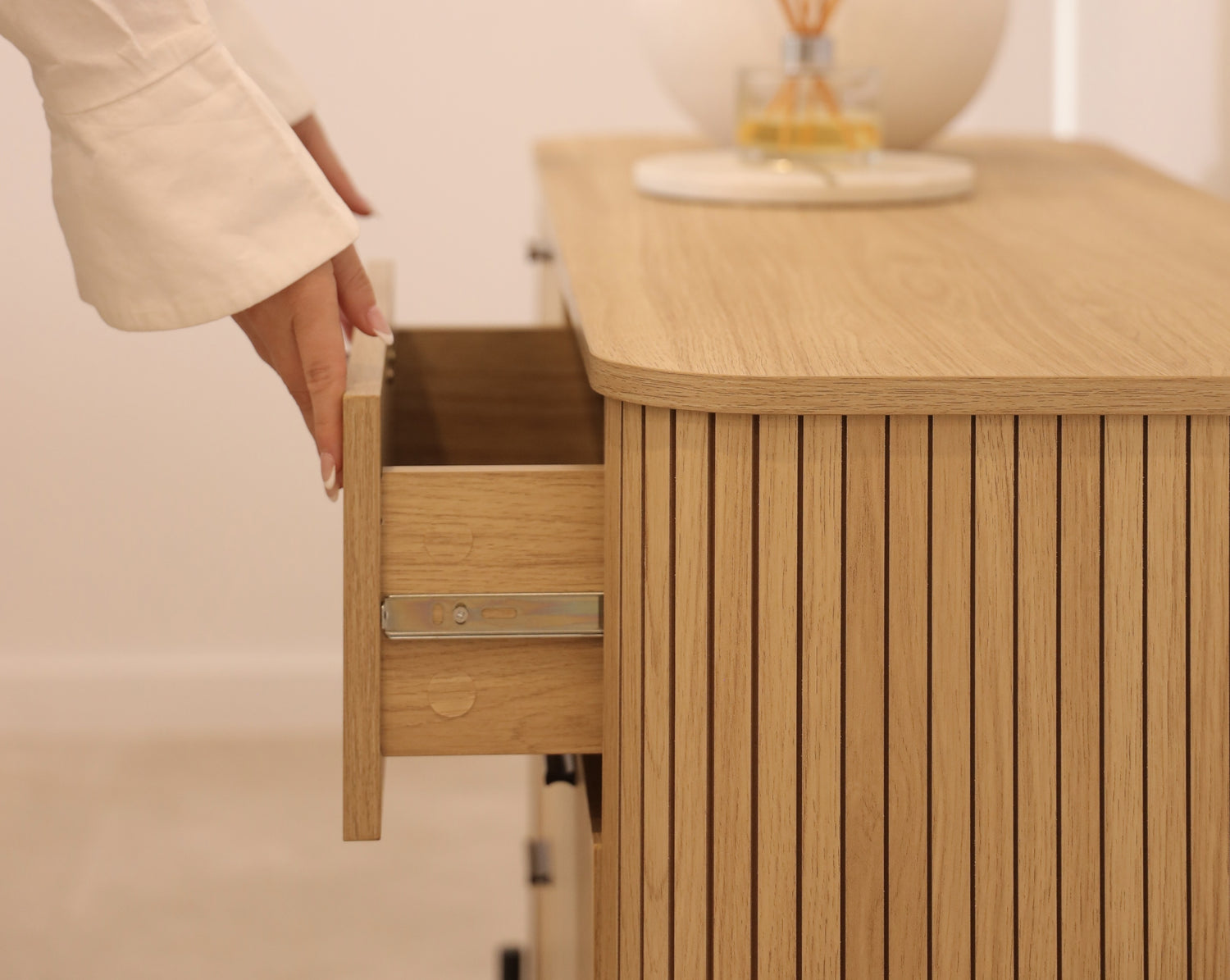 Ayla Fluted Bedroom Set – 6-Drawer Dresser & 2 Bedside Tables
