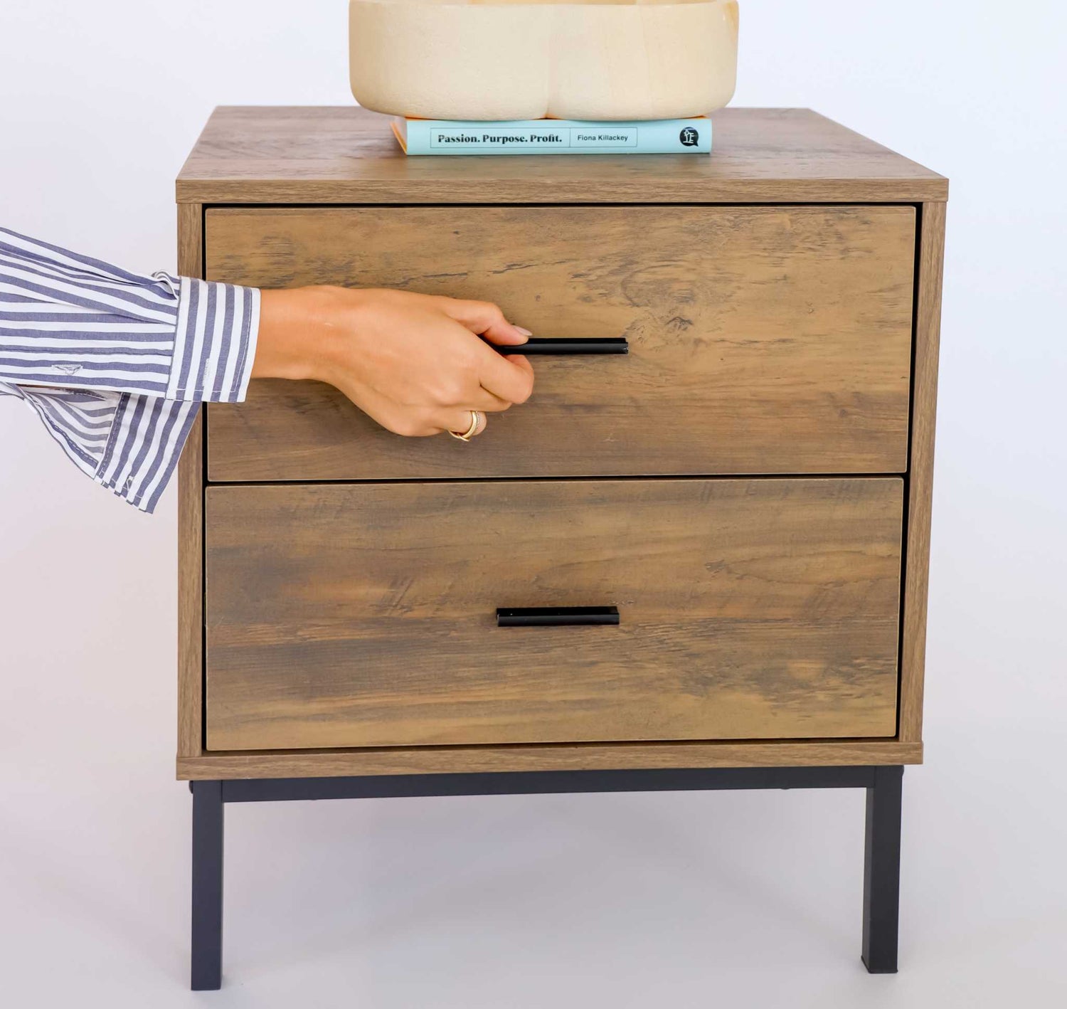 MerryLuk Bronx Chest of 5 Drawers Dresser Nightstand Set