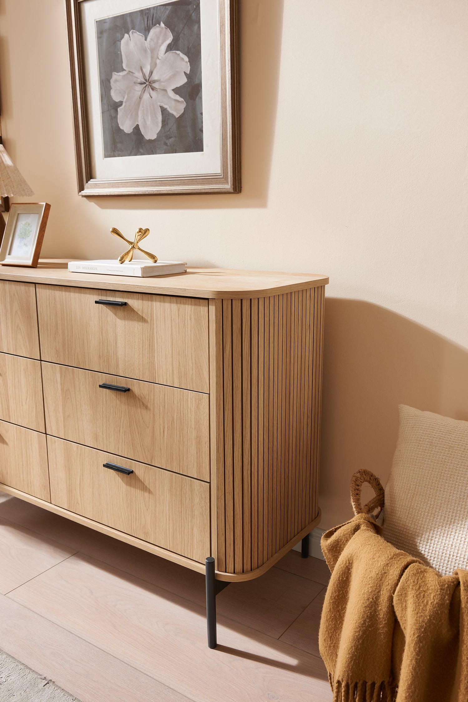 Ayla Fluted 6-Drawer Lowboy – Modern Bedroom Dresser